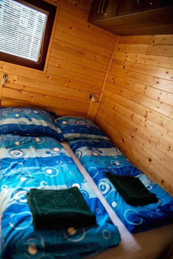 Houseboat Bonanza Prague Otel Dış mekan fotoğraf