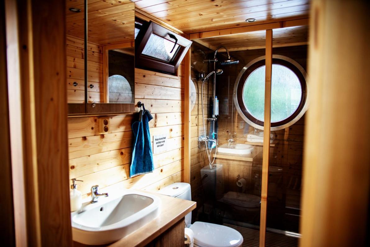 Houseboat Bonanza Prague Otel Dış mekan fotoğraf